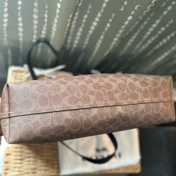 Wizard Of Oz Highline Tote *LIMITED EDITION* Coach x Disney - Picture 3 of 7